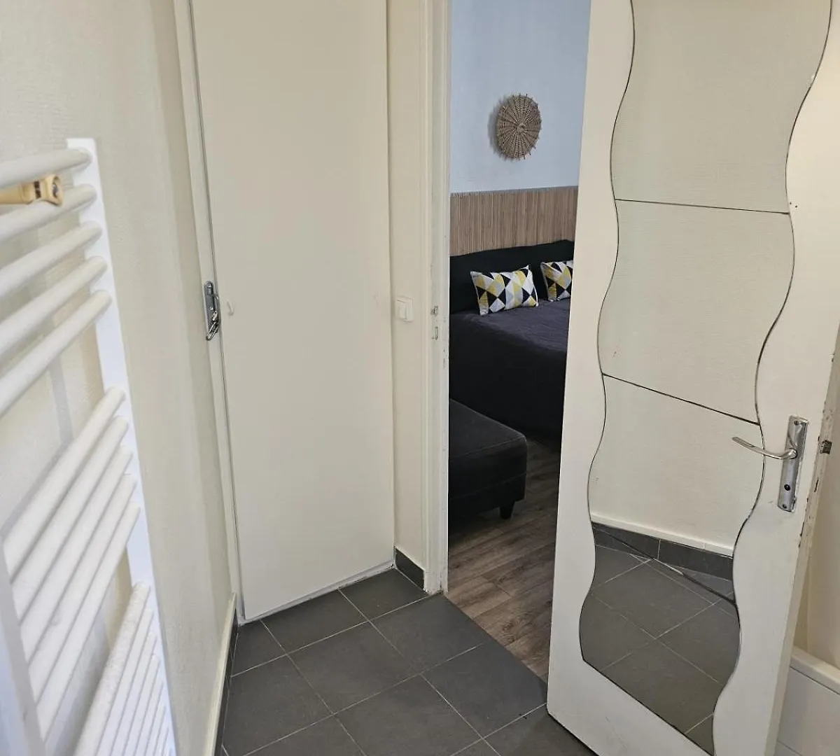 Cozy Apartment In The Heart Of The 10Th パリ 0*,  フランス